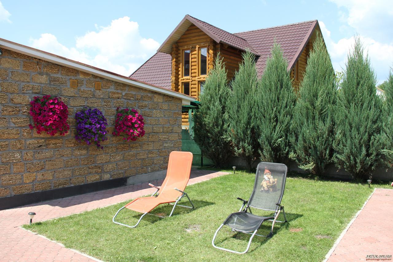 Hotel-Complex Mizh Triokh Ozer Svityaz' Exterior foto