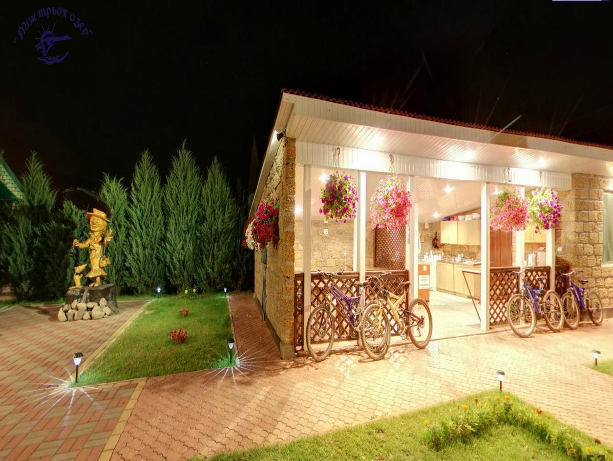 Hotel-Complex Mizh Triokh Ozer Svityaz' Exterior foto